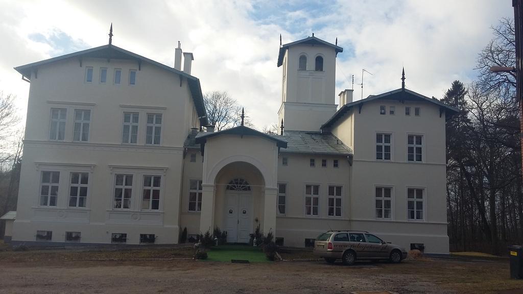 Agroturystyka "Palac W Janowie" エクステリア 写真