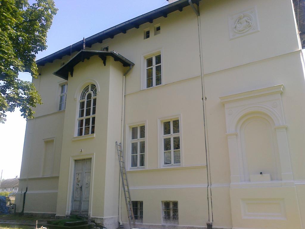 Agroturystyka "Palac W Janowie" エクステリア 写真